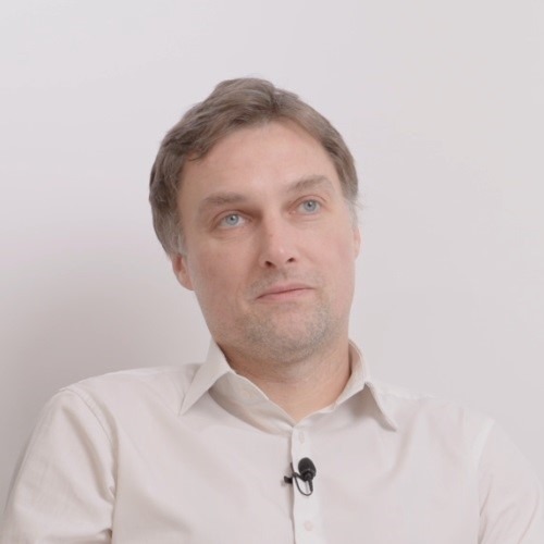 Portret Jana Širokého během video recenze kliniky impedanční terapie